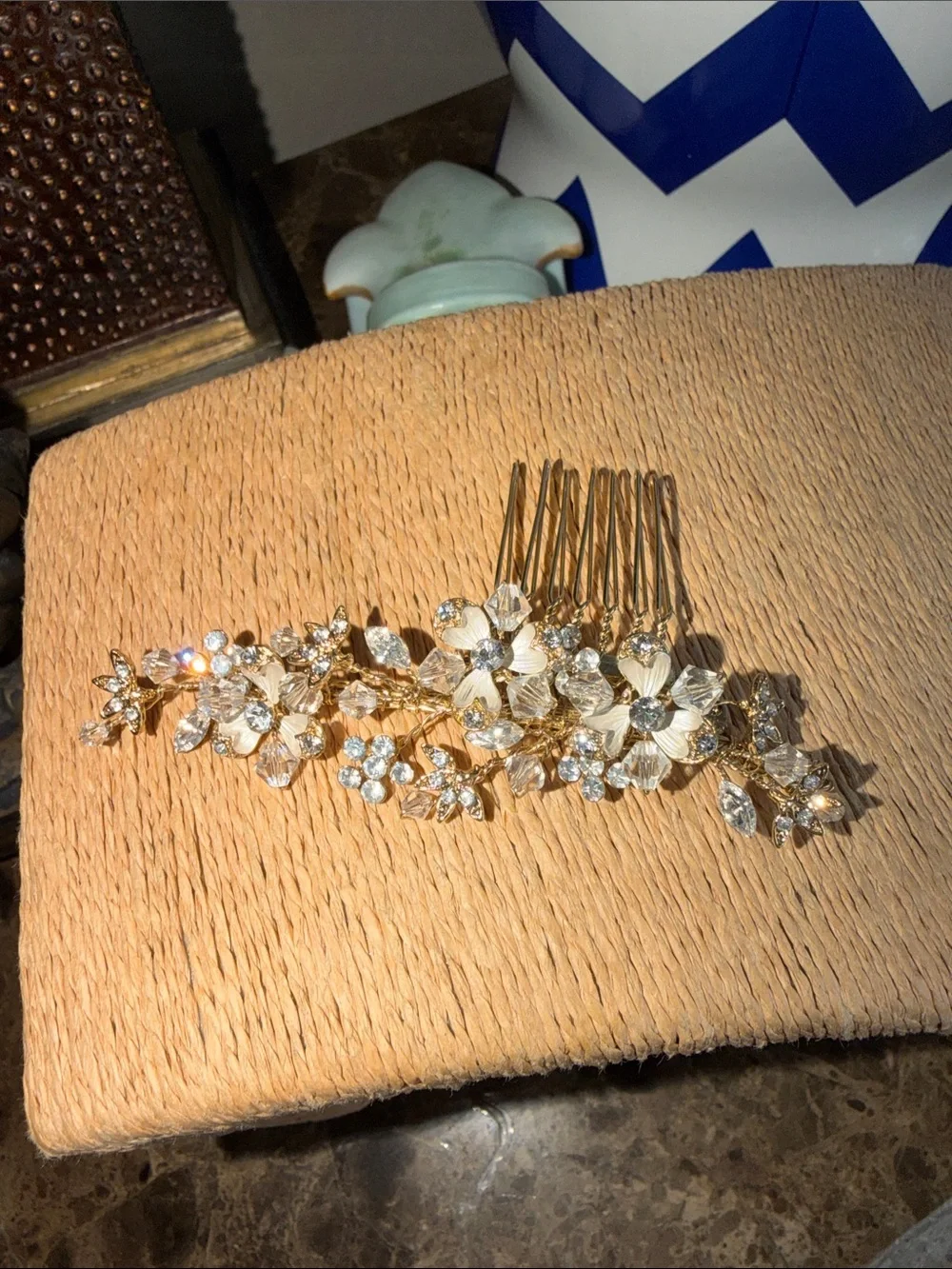 Artisan elegant gold